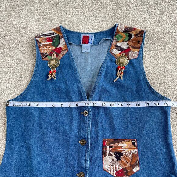 🔥VTG 90s Sunbelt Denim Vest Western Boho Ethnic Feathers print Patched Chains M - Picture 12 of 16